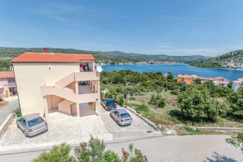 Apartment Mujan Podglavica エクステリア 写真